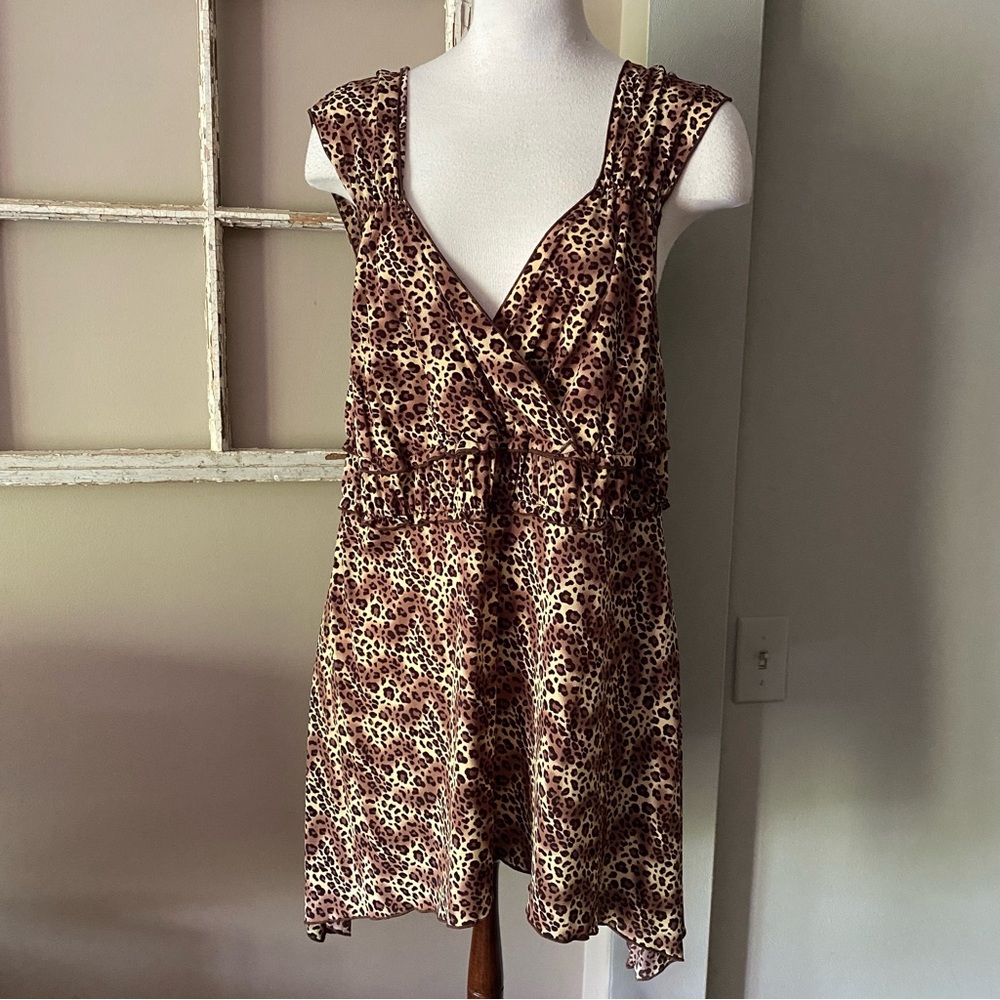 Venezia animal print plus size sleeveless tunic top.